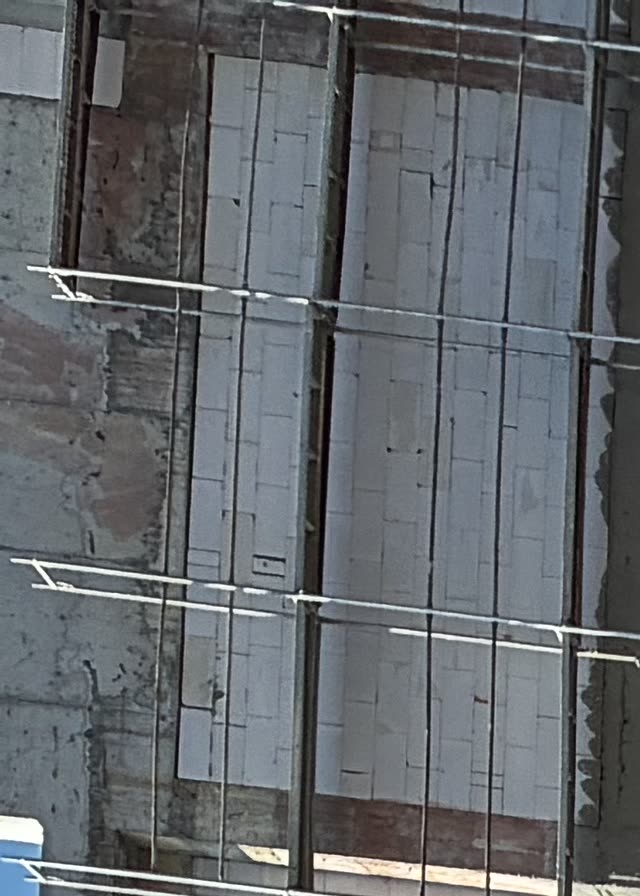 Betonarme perdede plakalar hâlinde yapılan kesim