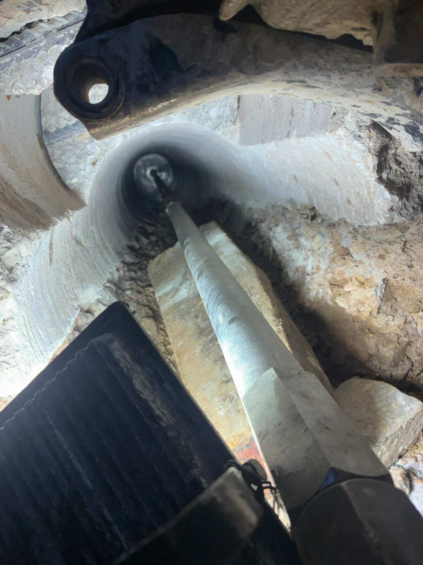 Karot ucunun beton içinde ilerleyişi